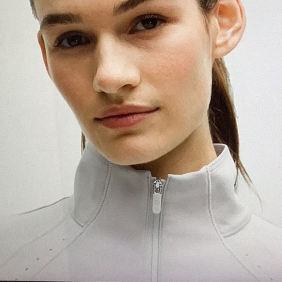 Lululemon Cold Weather Running Half Zip Women's Dove Grey High-Neck Top. - Picture 5 of 12